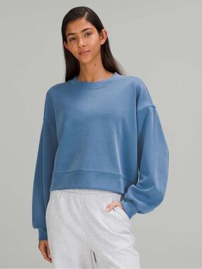 Lululemon - Perfectly Oversized Cropped Crew Softstreme in Blue